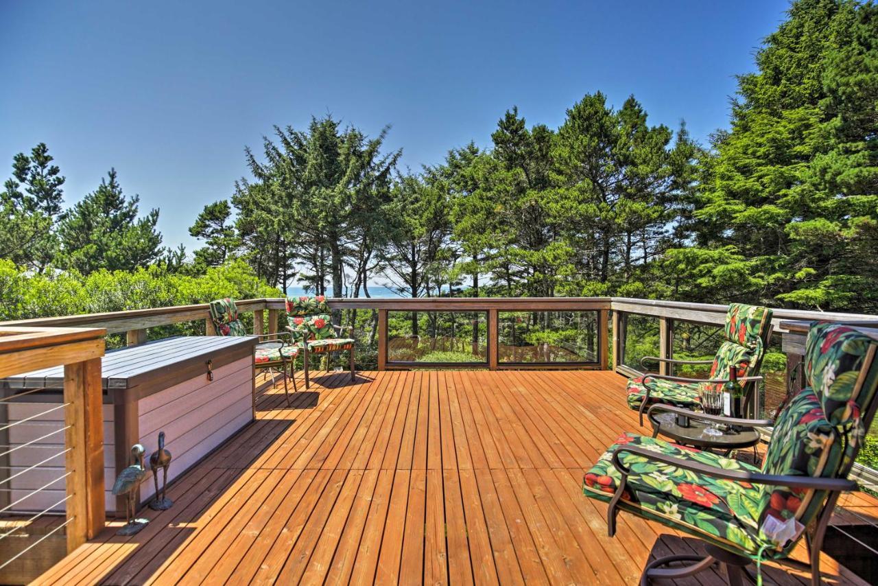 South Beach Home With Hot Tub, Deck - Walk To Ocean! Exterior photo