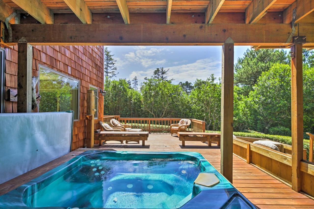 South Beach Home With Hot Tub, Deck - Walk To Ocean! Exterior photo